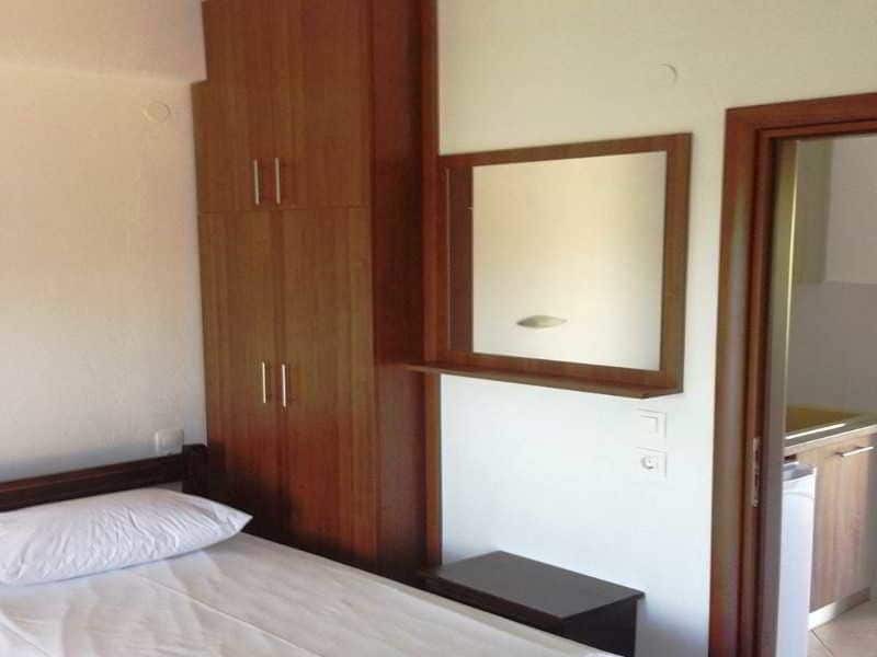 Paradisos Apartments เนอา สกีโอนี ภายนอก รูปภาพ